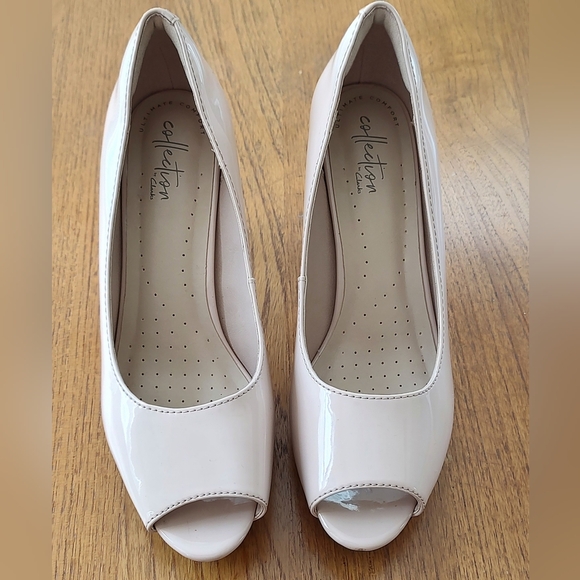 NWOB Clarks Peep toe heels - Picture 3 of 8